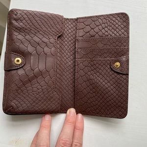 GiGi New York iPhone and Wallet